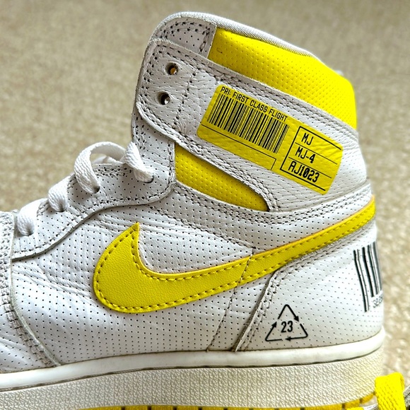 Nike Air Jordan One First Flight - Picture 6 of 7